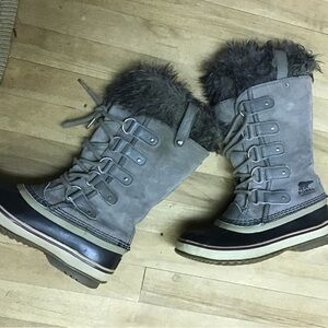 Sorel Gray Fur-Trimmed Winter Lace-Up Boots
